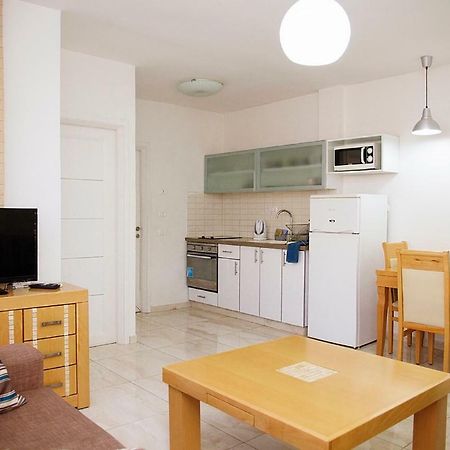 Apartments4You Dinara 바트얌 외부 사진
