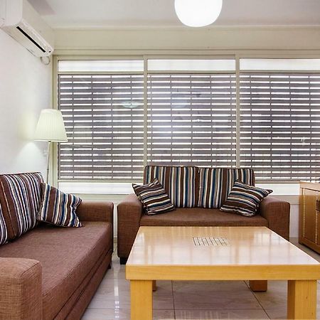Apartments4You Dinara 바트얌 외부 사진