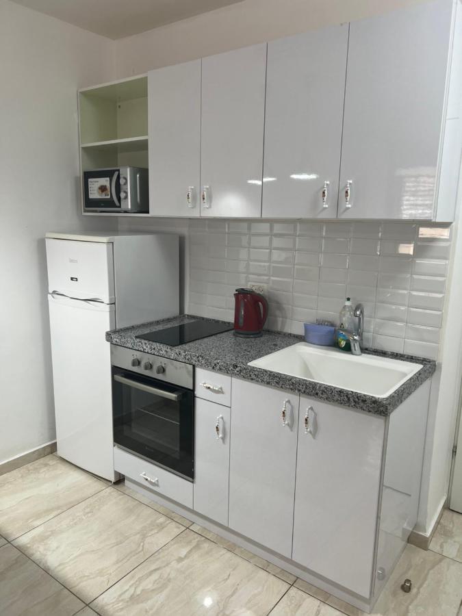 Apartments4You Dinara 바트얌 외부 사진
