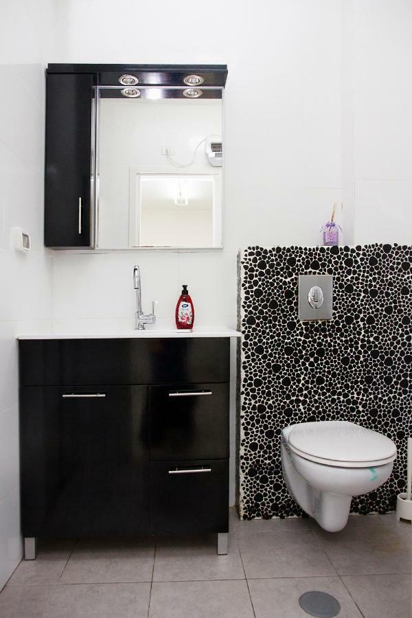 Apartments4You Dinara 바트얌 외부 사진
