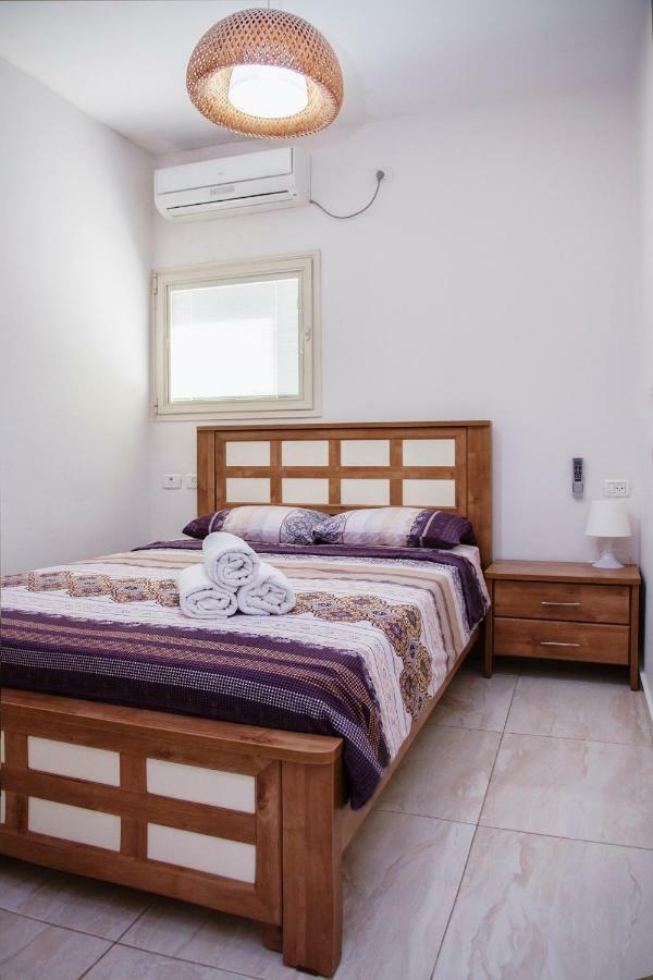 Apartments4You Dinara 바트얌 외부 사진