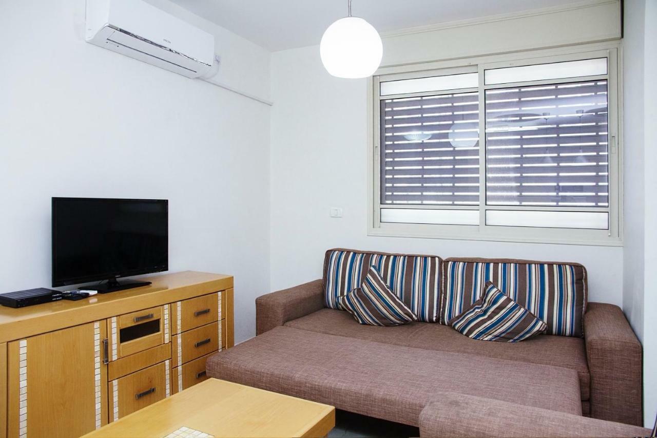 Apartments4You Dinara 바트얌 외부 사진